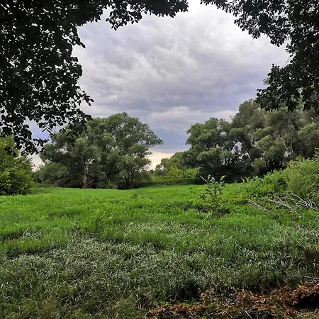 山景别墅公寓 In A Beautiful Landscape Братислава